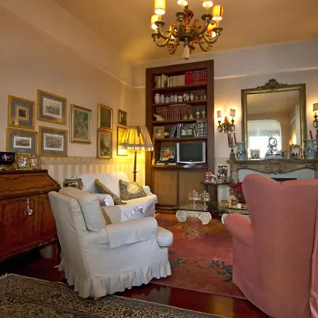 Villa Laveno-mombello Sleeps 8 Pool Wifi
