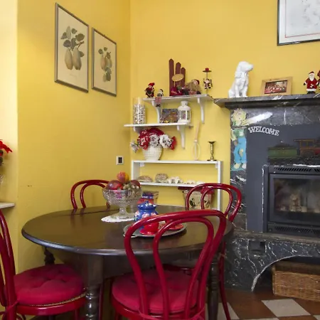 Villa Laveno-mombello Sleeps 8 Pool Wifi